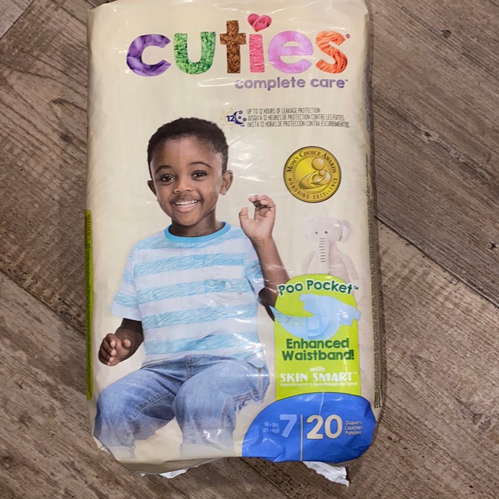Cuties size 7 diapers 20 ct